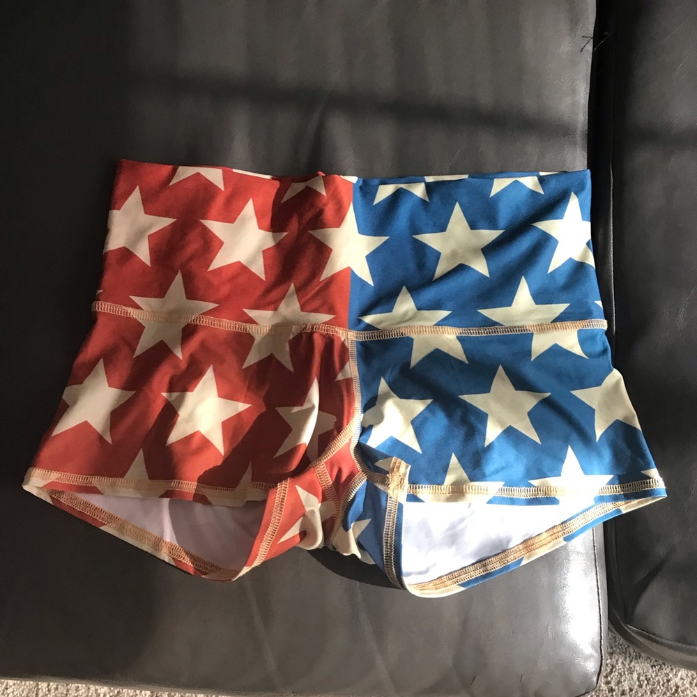 Teeki yoga shorts